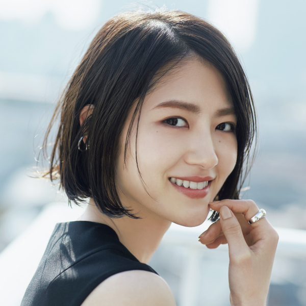 新款短發(fā)，女性氣質(zhì)與時(shí)尚相結(jié)合的發(fā)型